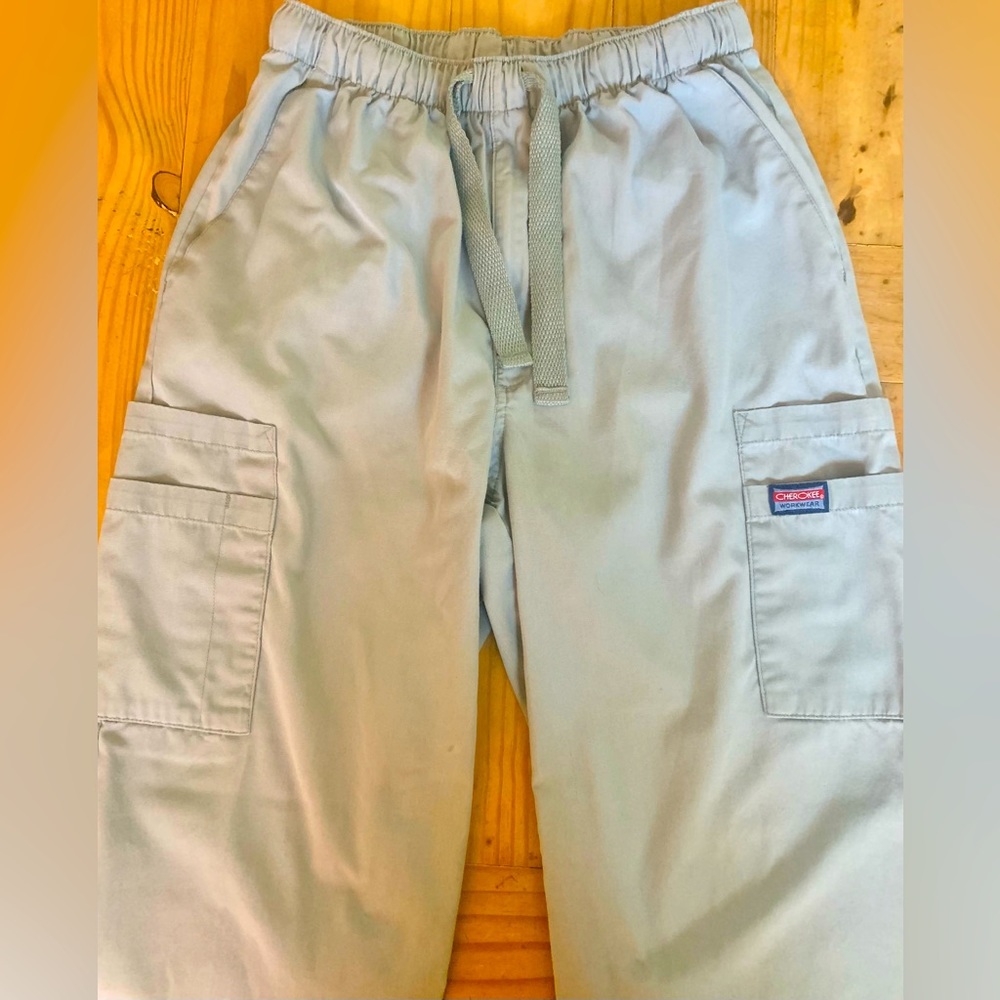 Light Gray Men’s Cherokee Workwear Scrub Pants, Size Small